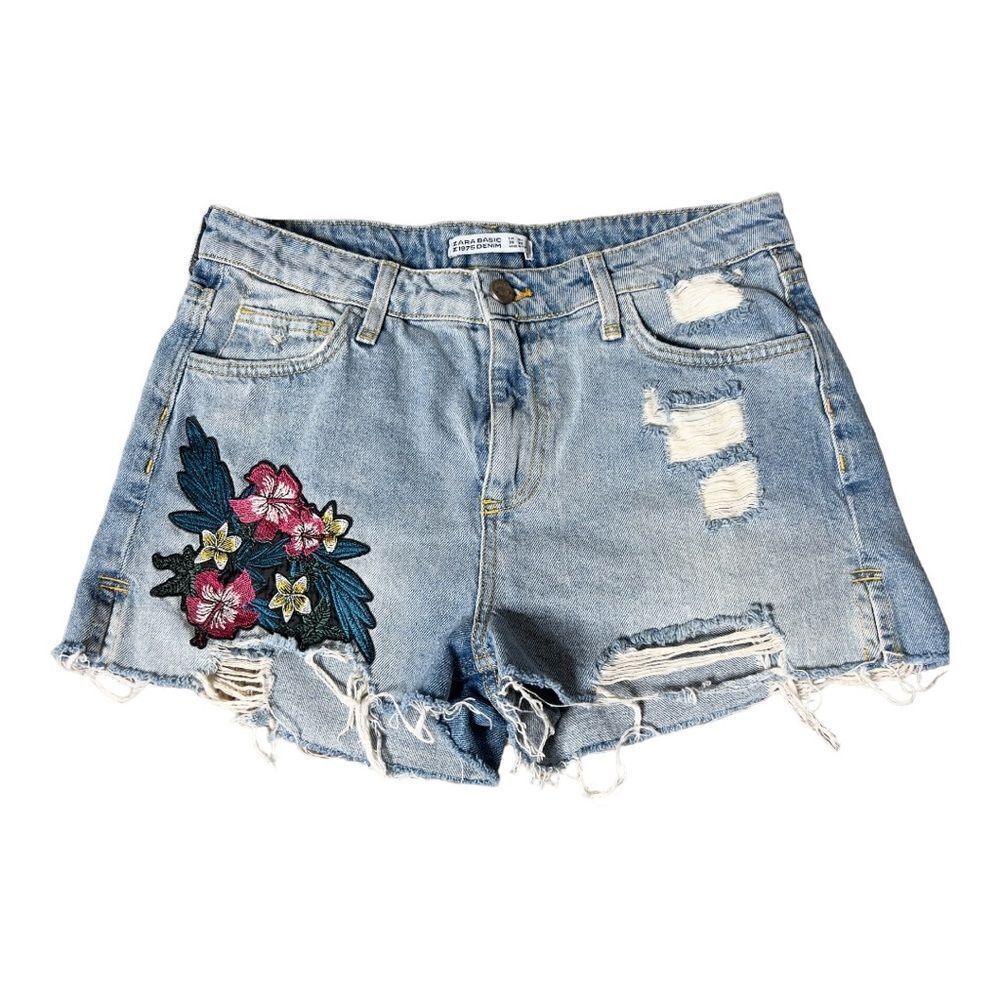 Zara Light Wash Embroidered Floral Patch Distressed‎ Raw Hem Jean Shorts Size 6